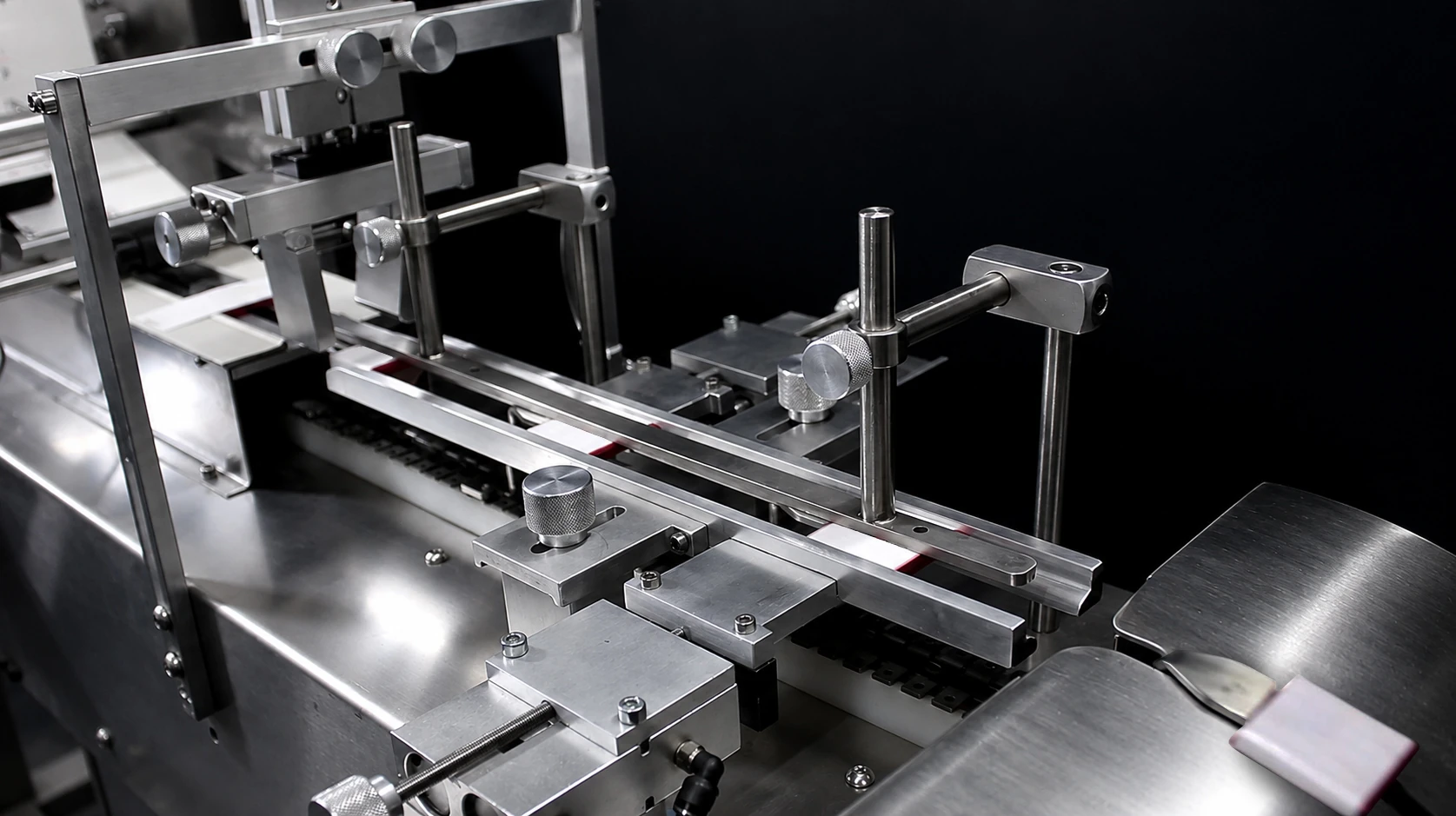 Band Roll Sticker Labeling  Machine