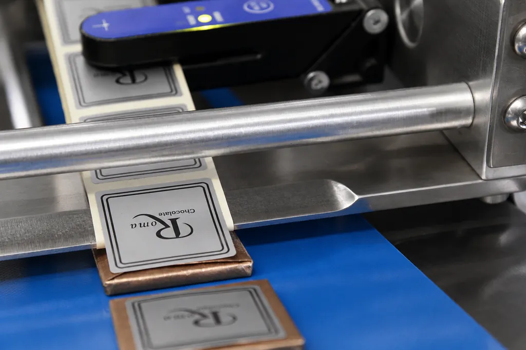 Face Mark Labeling Machine